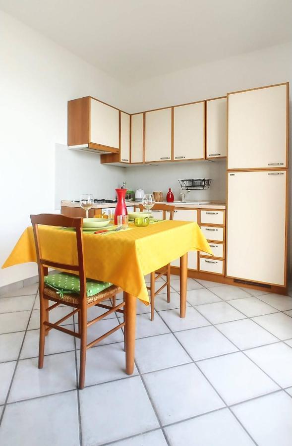 Casa Sunrise - Lovely Sea Front Apartment Шакка Экстерьер фото